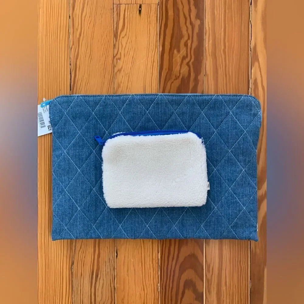 NWT American Eagle Outfitters Laptop Sleeve